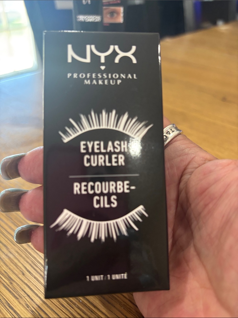 NYX Professional Makeup Eyelash Curler & IT Superhero Mascara & Kiehls Mask - Picture 3 of 6